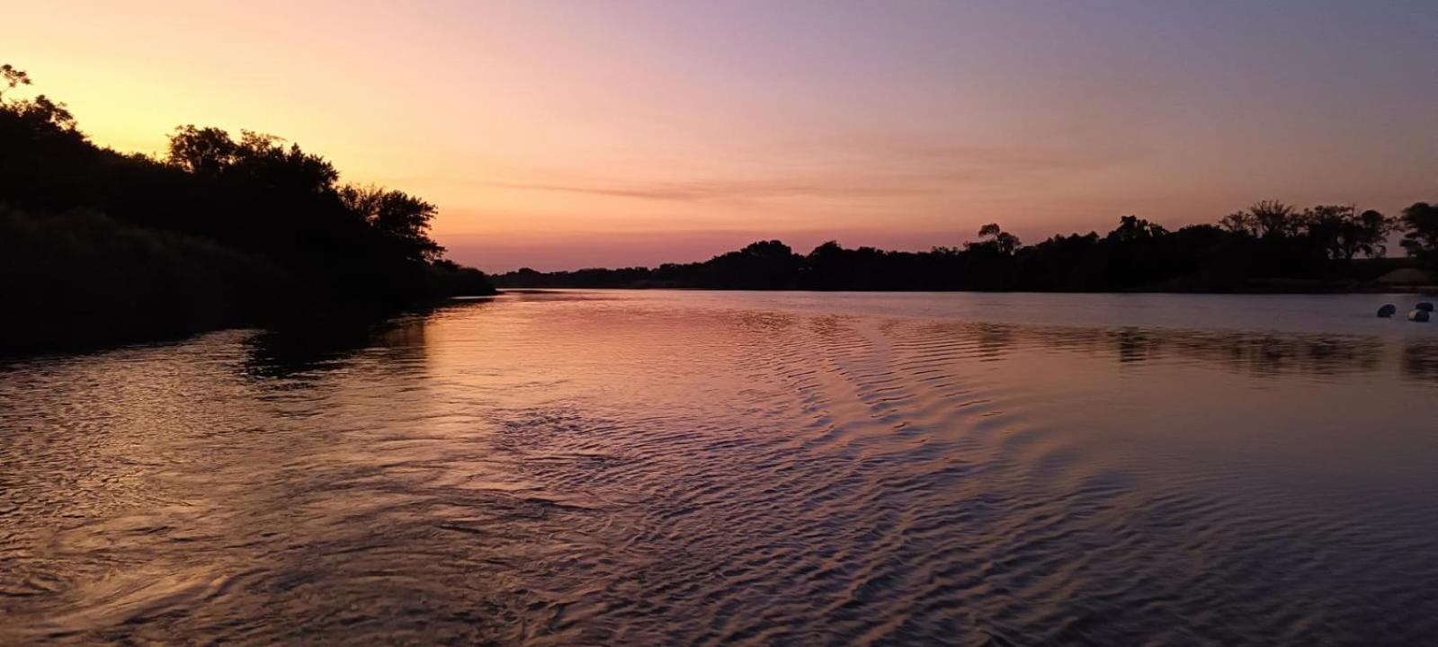 Hippo Retreat & Tiger Fishing Komatipoort Exterior photo
